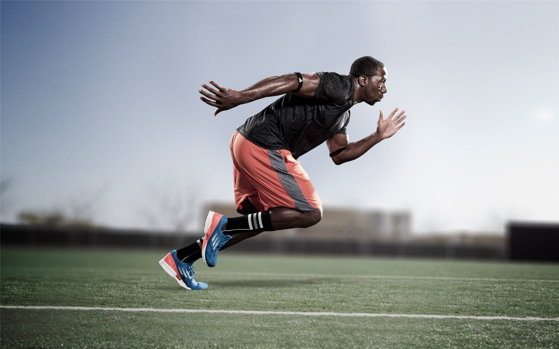 新媒体足球解说人才快速成长影响力扩大，足球新媒体运营